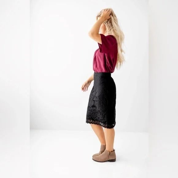 The Main Street Exchange Eleanor Lace Midi Skirt In Black - Picture 3 of 5